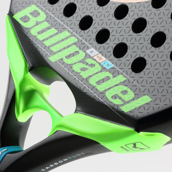 Bullpadel Wing 2019 + 3-pack bollar